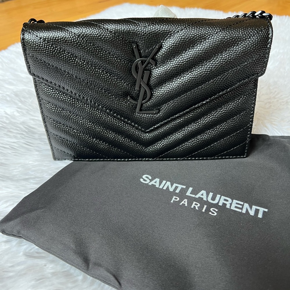 CASSANDRE MATELASSÉ CHAIN WALLET IN GRAIN DE POUDRE EMBOSSED LEATHER